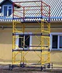 Вишка тура, будівельні ліси