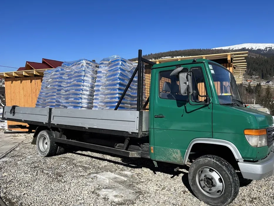 Вантажні перевезення бортовим авто, бортовий, платформа