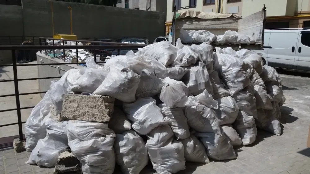 Вивіз будівельного сміття та старих меблів — швидко й надійно