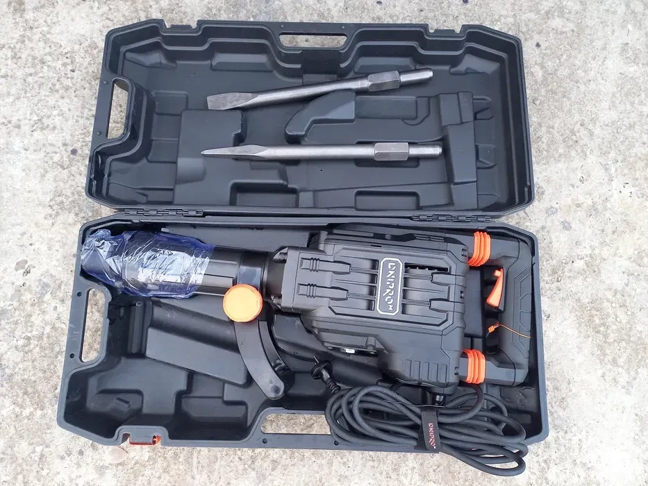 Відбійний молоток перфератор.