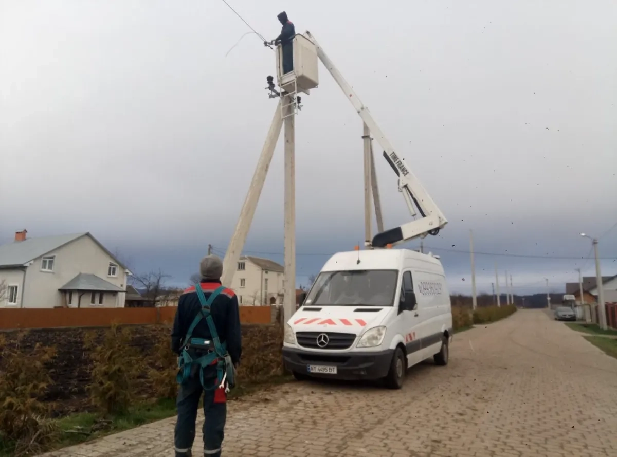 Автовишка Mercedes Benz: надійно та зручно