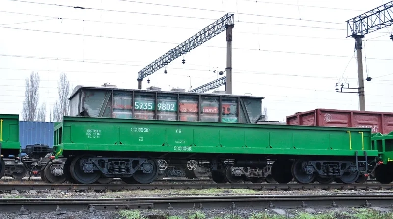 Вагон-Платформа: Перевезення негабариту та спецтехніки