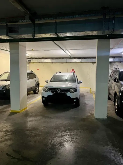 Місце в підземному паркінгу Срібнокільська,1