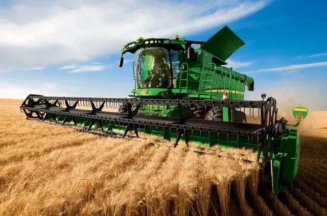 Комбайн CLAAS Lexion 8900