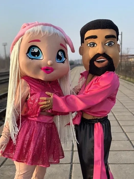 Червоноград Лялька або Хлопець — це жартівливе шоу-привітання, яке стане фішкою будь-якої вечірки!