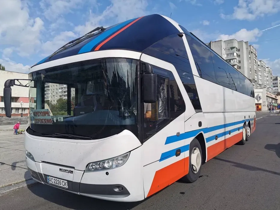 Швидкі пасажирські перевезення по Україні та за кордон: досвідчені водії!