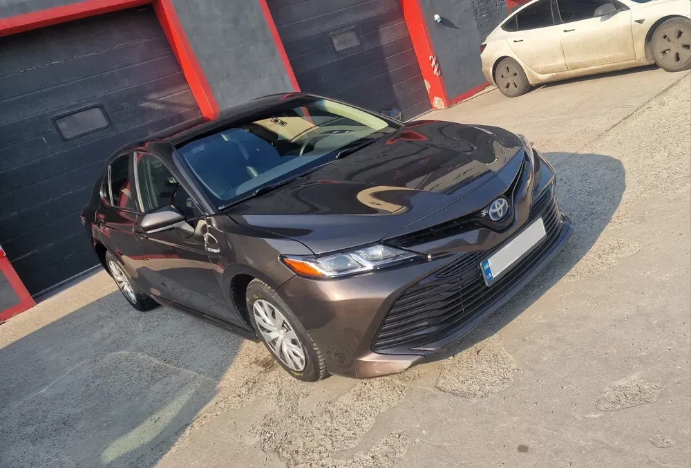 Автомобіль Toyota Camry 70 гібрид