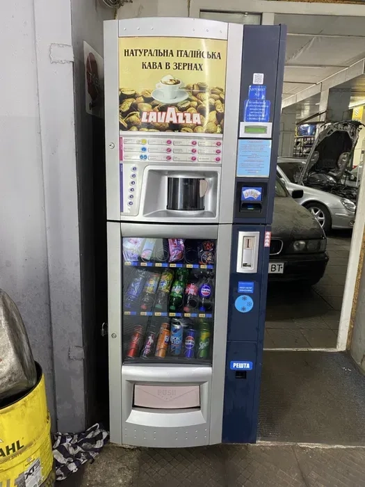 Комбінований вендінговий автомат Saeco