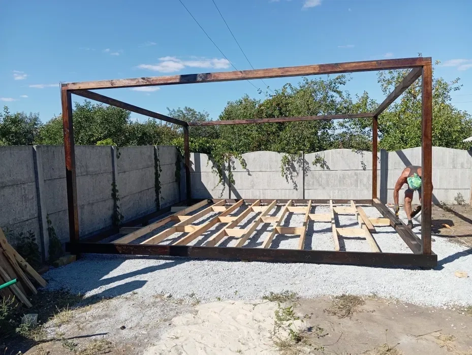 Будівництво альтанок, лазнi, сауни, побутiвки, дачнi будиночки