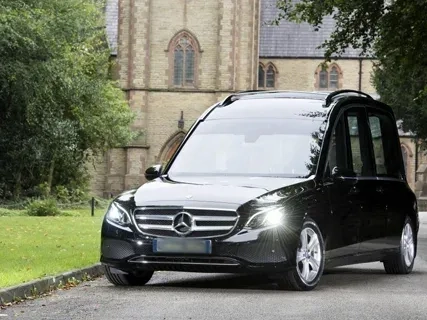 Ритуальний катафалк у Києві