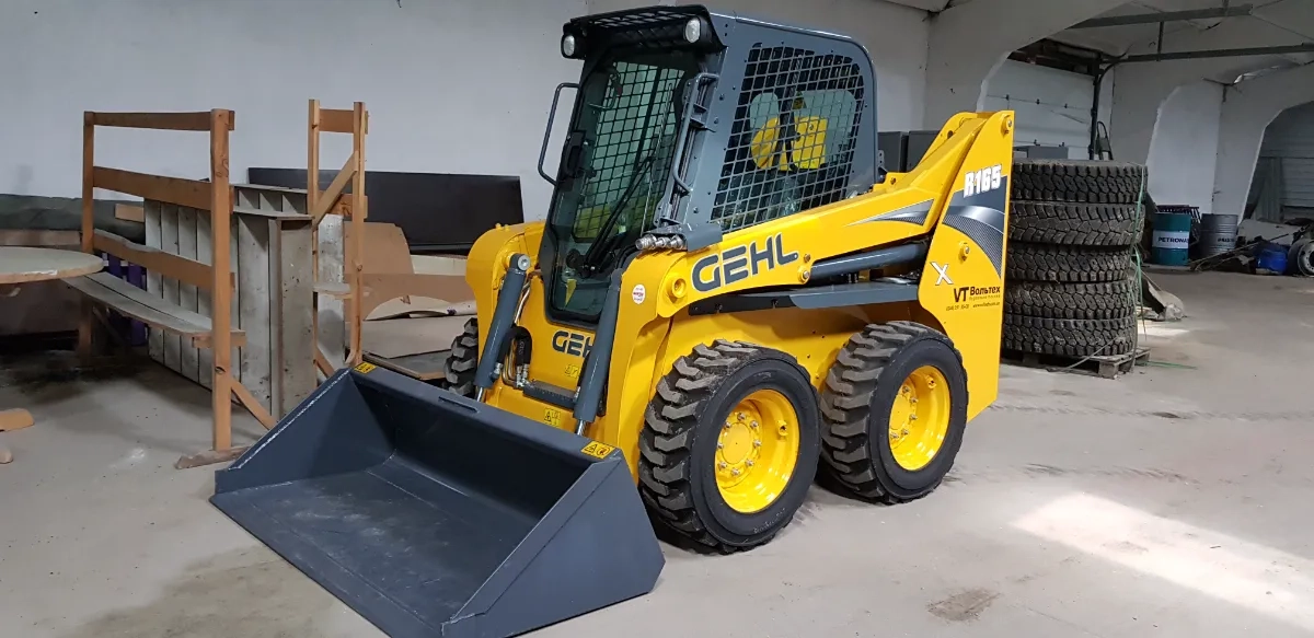 Послуги міні навантажувача Gehl R165