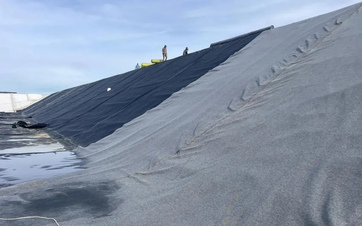 Монтаж геомембран HDPE, LDPE
