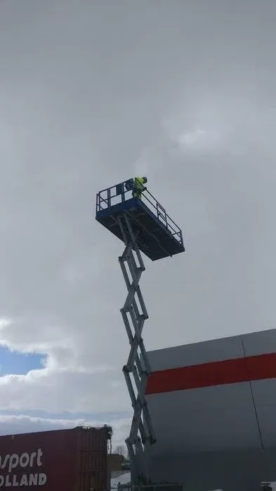 Ножничний підйомник 13 метрів SL110-20D4WDS