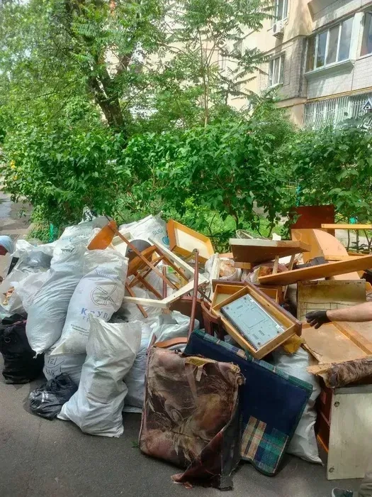 Вывоз Хлама Старая мебель Квартирный хлам диван старые вещи