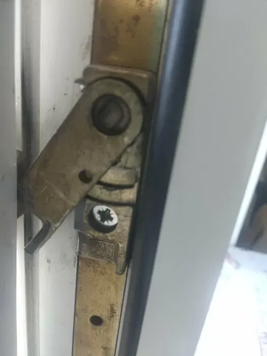 РЕМОНТ та МОДЕРНІЗАЦІЯ вікон, дверей, балконів ! Якісно та шкидко!