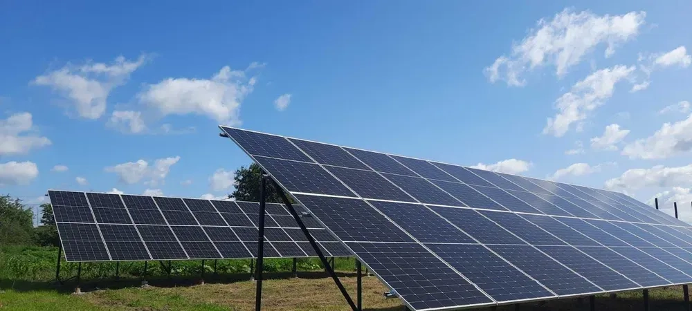 Монтаж та продаж сонячних панелей, проектування СЕС, резервне живлення