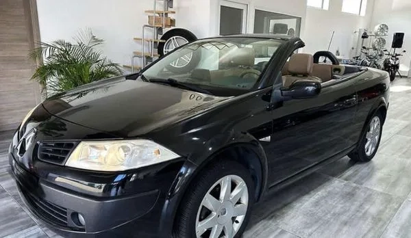 241 Кабріолет Renault Megane чорний для фотосесії зйомки 