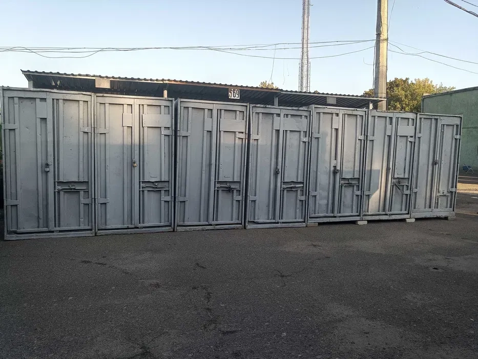 Склад міні для зберігання речей товару гараж контейнер кладовка