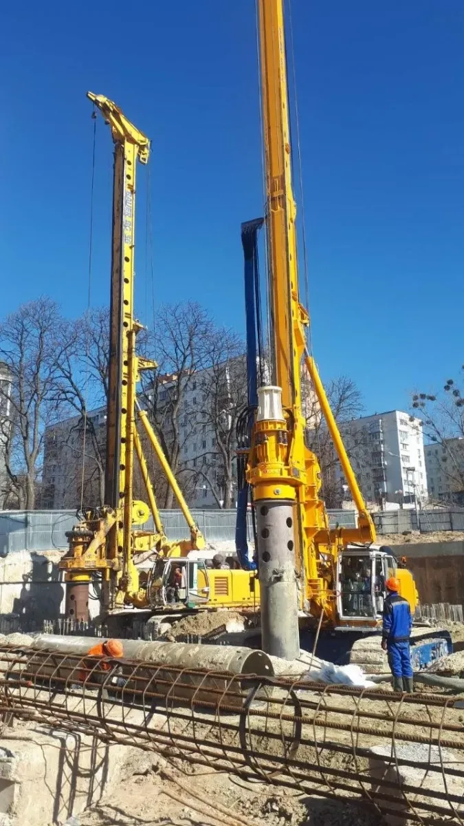 Ямобур, Бурова установка Bauer BG 40 650-1550 мм 45 м