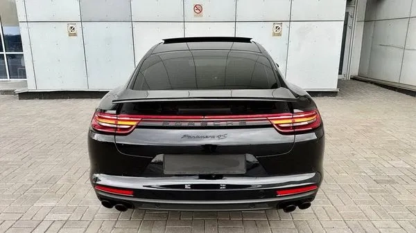 191 Porsche Panamera 4S E-Hybrid без водія в Києві