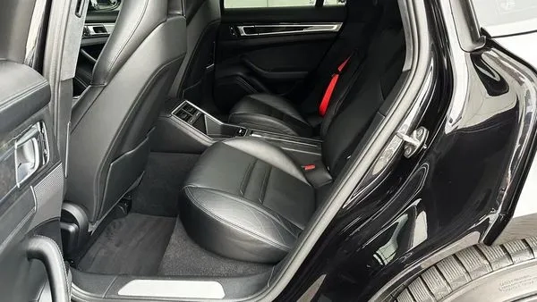 191 Porsche Panamera 4S E-Hybrid без водія в Києві