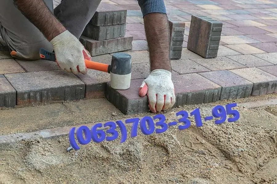 Укладка тротуарної плитки, асфальтування, насипна дорога