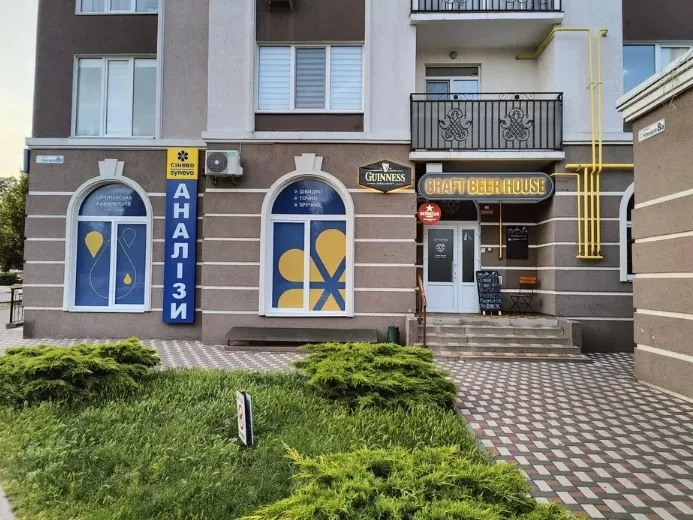 Фасадне приміщення 80 м2 в центрі Бучі