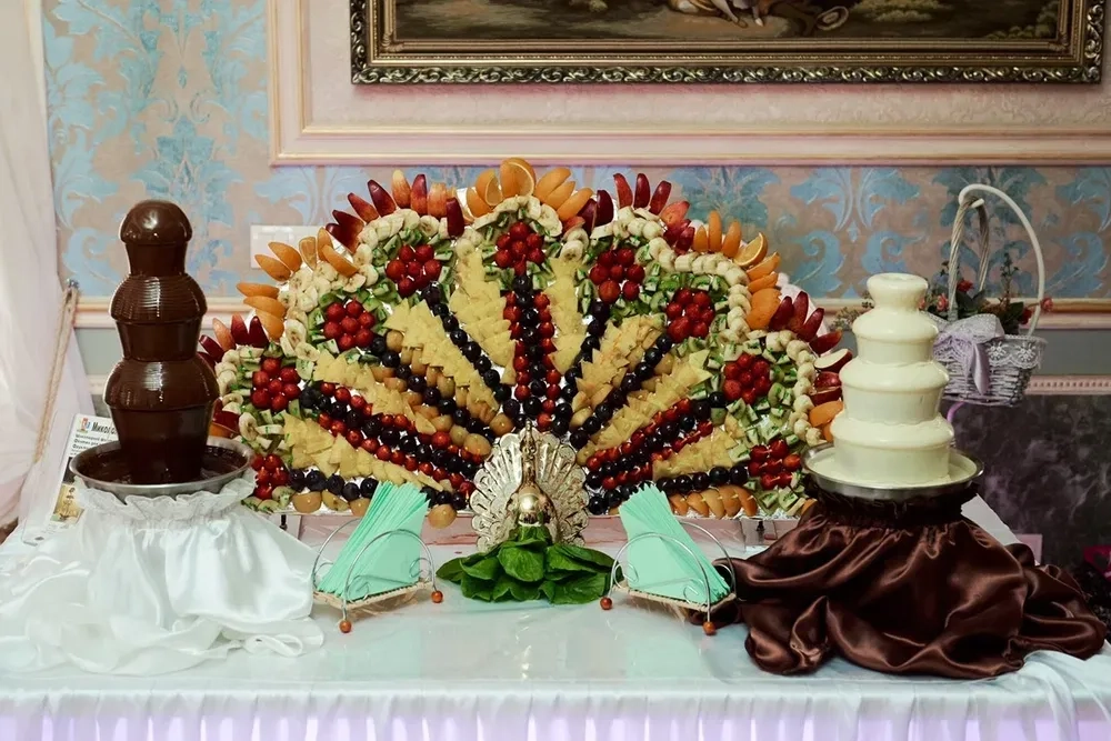 Шоколадний фонтан-Фонтан для вина.