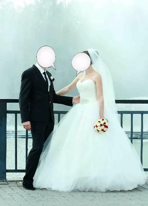 Шикарна весільна сукня