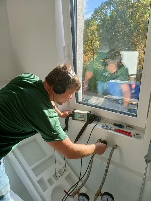 Пошук витоків води із труб. Пошук витоків води із труб.