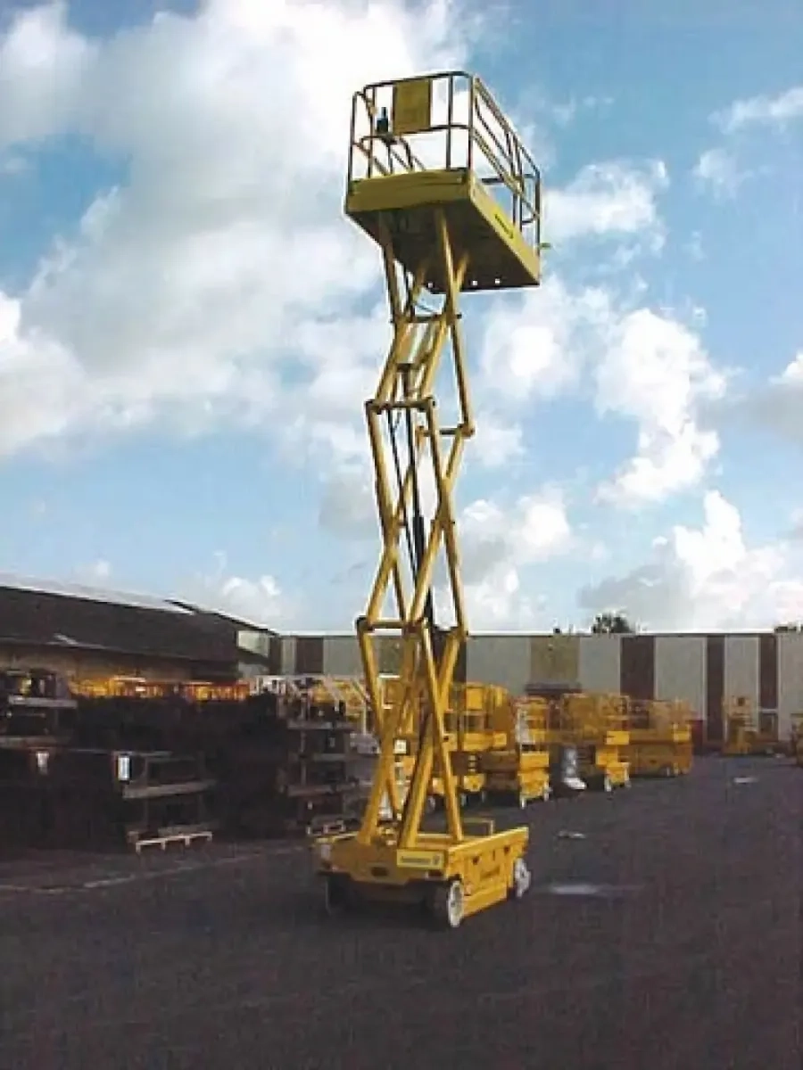 Підйомник ножичний акумуляторний Compact 10