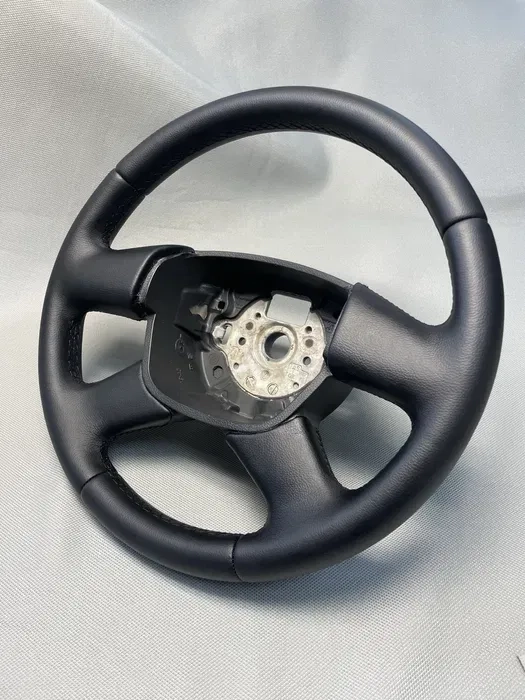 Реставрація керма, перетяжка та фарбування