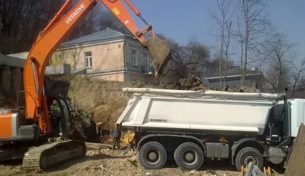 Вивіз будівельного сміття самоскидами від 10 тон та більше