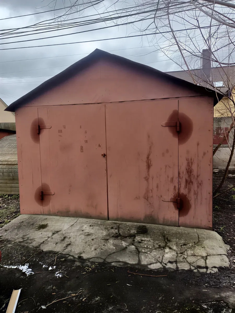 Великий металевий гараж - Відмінний стан