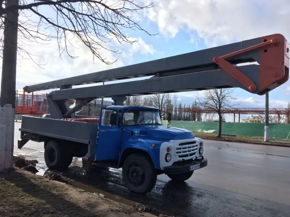 Автовышка АГП-22.