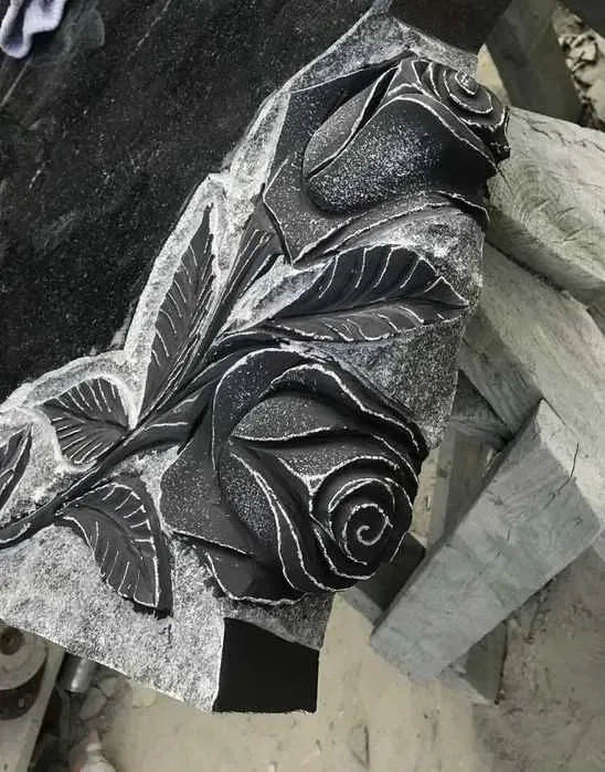 Висловіть свою памʼять з турботою (памʼятник)