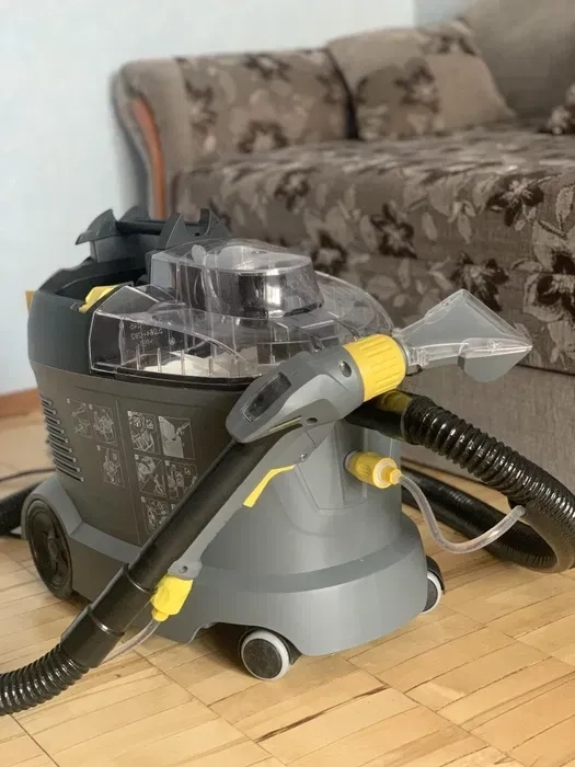 Миючий  пилосос Karcher 