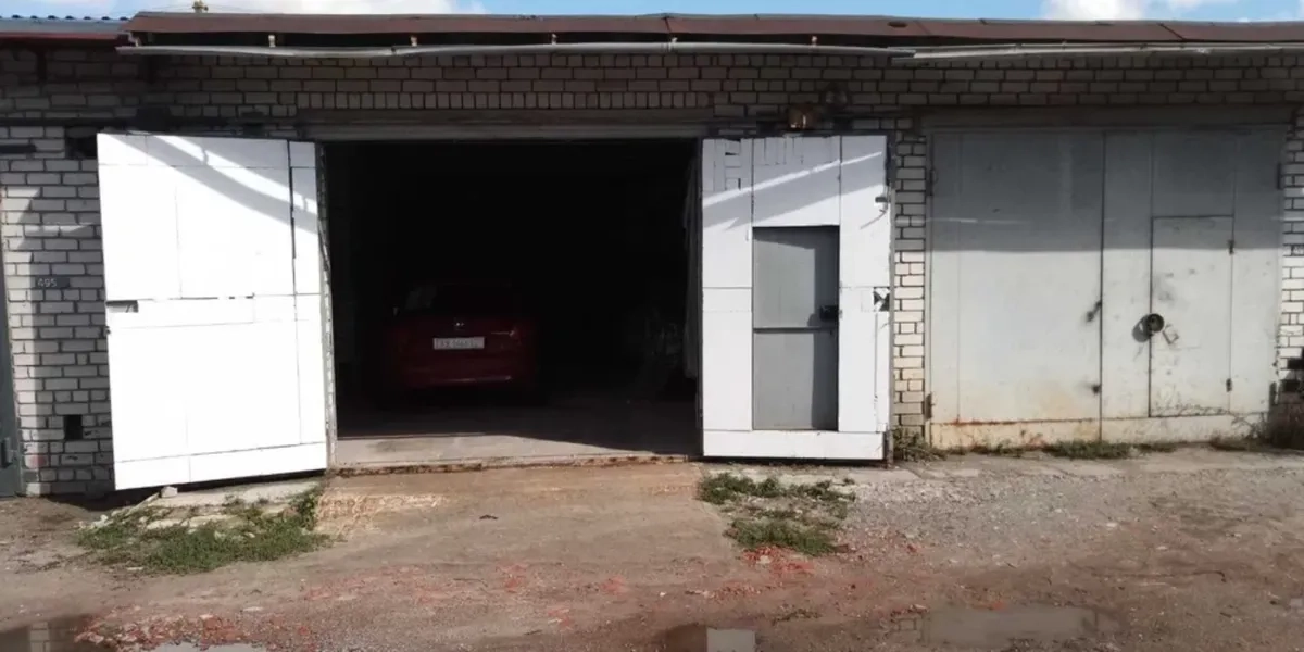 Гараж для зберігання авто та речей