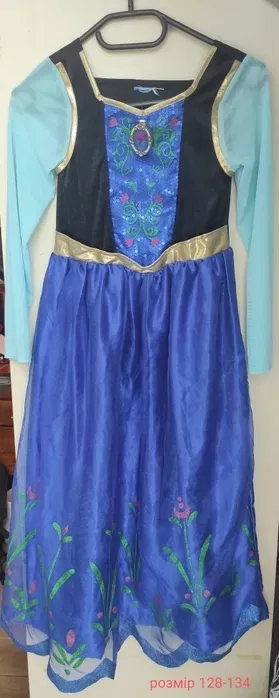 Плаття, сукні, костюми для виступу, для танців, різні розміри