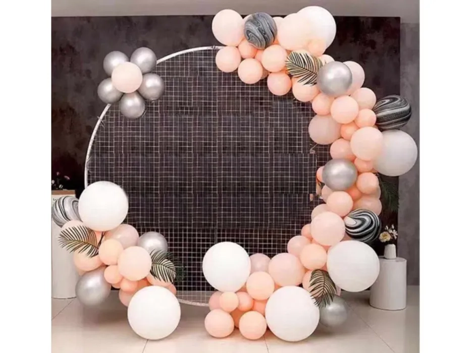 Фотозона з каркасом на ваше свято