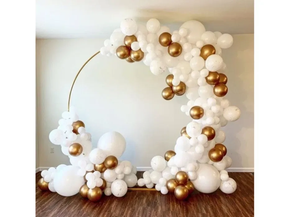 Фотозона з каркасом на ваше свято