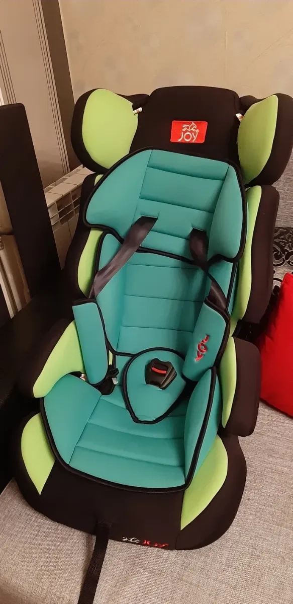 Дитяче автокрісло