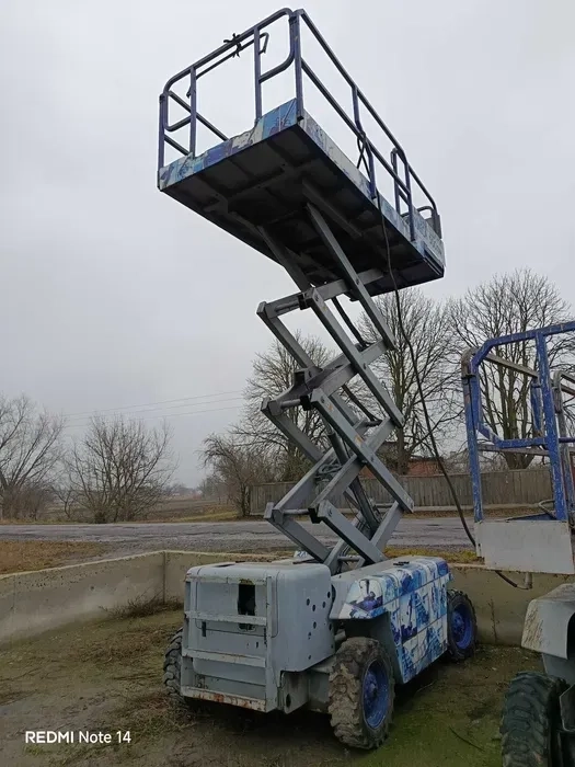 Підйомні ножиці Grove SM 3269.