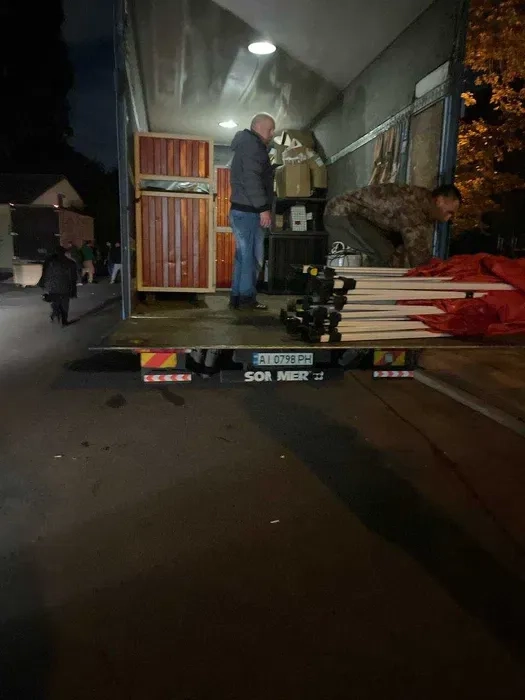 Вантажні перевезення, гідроборт, верхнє завантаження, грузоперевозки