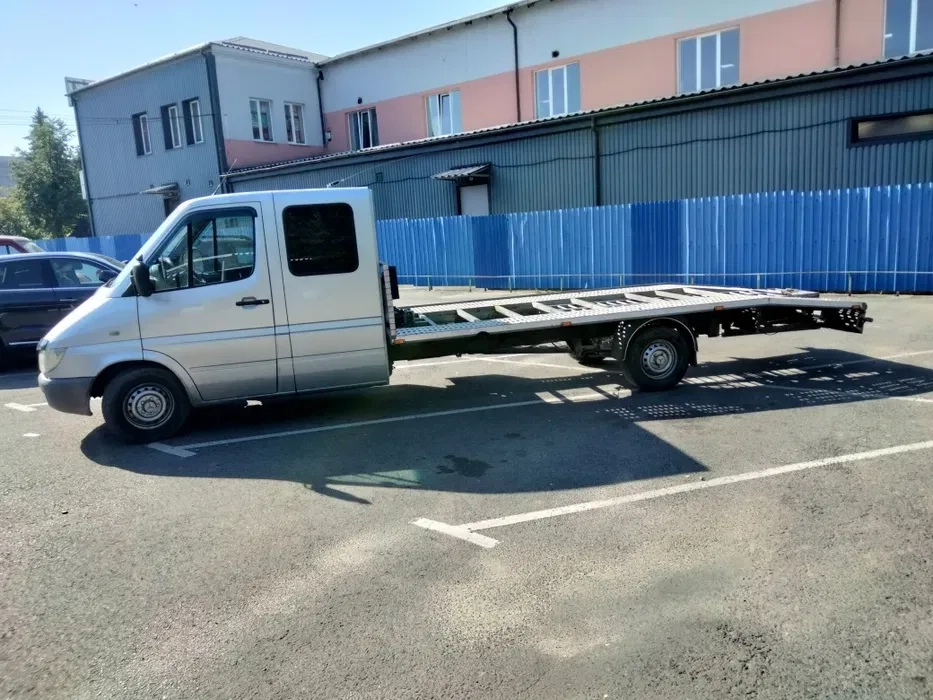 Евакуатор 24/7 для швидкого та безпечного транспортування авто