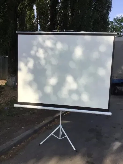 Екран для проекторів