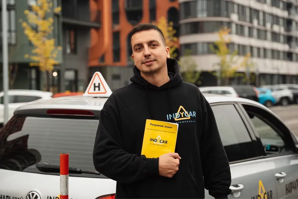 Професійні Уроки Водіння від Автоінструктора. Підготовка до Іспитів та Впевненість на Дорозі!