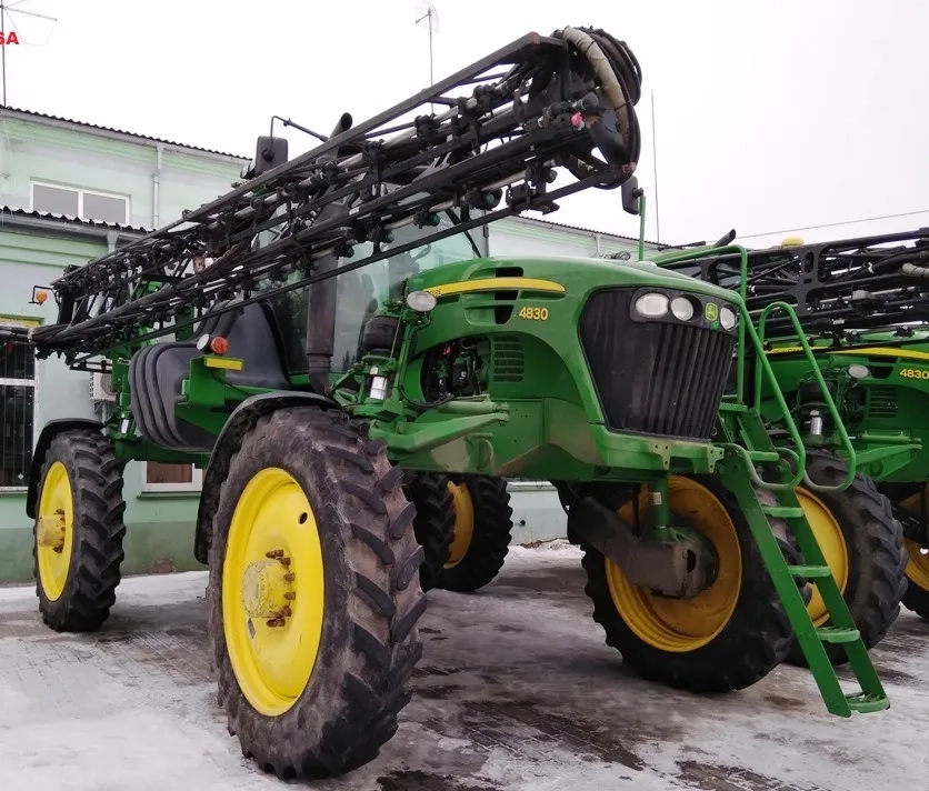 Обприскувач JOHN DEERE 4830 (2146)