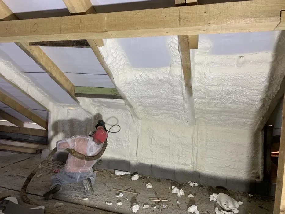 Утеплення даху та мансарди: комфорт і тепло у вашому домі!