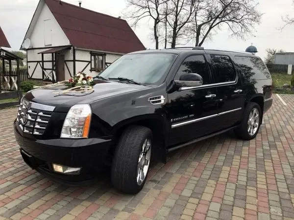 246 Позашляховик на весілля Cadillac Escalade чорний